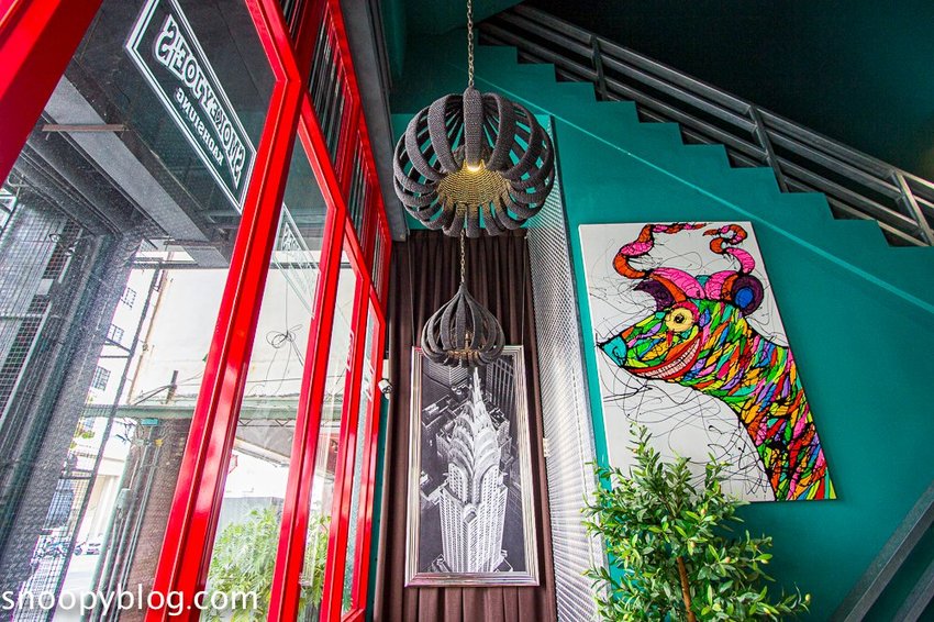 冒煙的喬就是公寓旅店~近駁二藝術特區,美式復古工業風格、雪佛蘭古董車櫃台,有個性的特色旅店