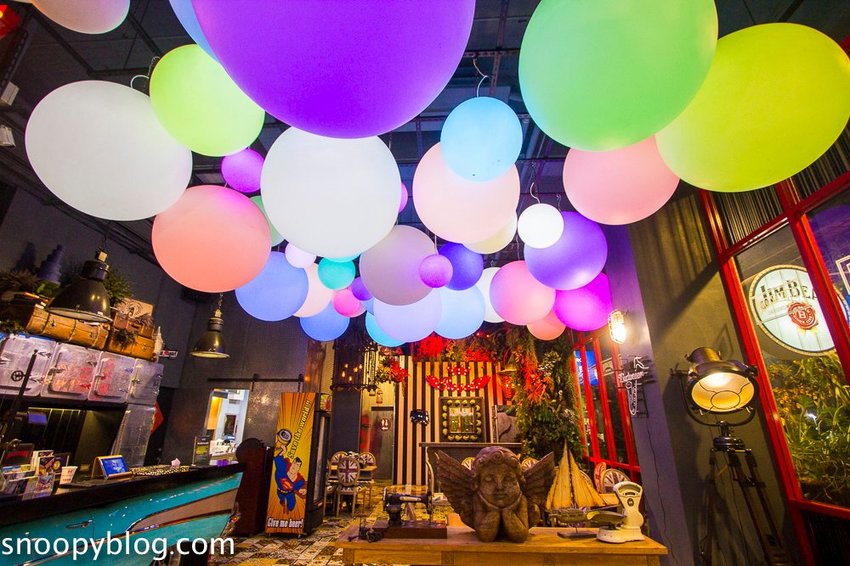 冒煙的喬就是公寓旅店~近駁二藝術特區,美式復古工業風格、雪佛蘭古董車櫃台,有個性的特色旅店