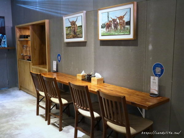 無名氏麵館:台中美食│無名氏麵館〃裝潢走質感中國風,賣著好吃牛肉麵及牛肉蒸餃等麵食,湯頭濃郁,用料又實在~