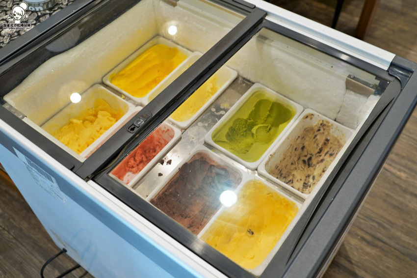 北高雄巷弄鍋物 季樂涮涮鍋，大口吃肉、澎派海鮮之鍋物推薦｜免費冰淇淋、飲品、甜湯 - 跟著尼力吃喝玩樂＆親子生活