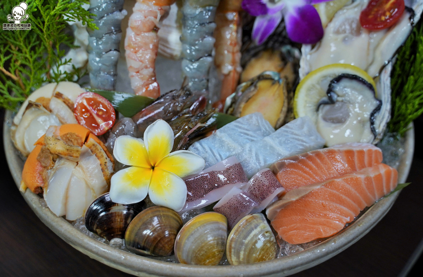 北高雄巷弄鍋物 季樂涮涮鍋，大口吃肉、澎派海鮮之鍋物推薦｜免費冰淇淋、飲品、甜湯 - 跟著尼力吃喝玩樂＆親子生活