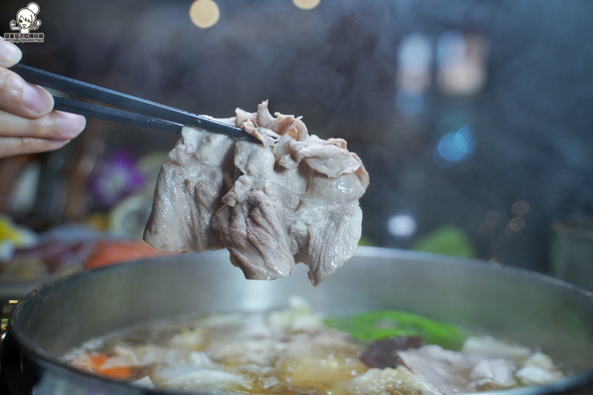 北高雄巷弄鍋物 季樂涮涮鍋，大口吃肉、澎派海鮮之鍋物推薦｜免費冰淇淋、飲品、甜湯 - 跟著尼力吃喝玩樂＆親子生活