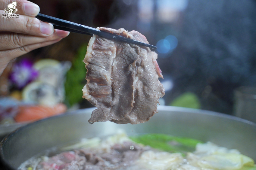 北高雄巷弄鍋物 季樂涮涮鍋，大口吃肉、澎派海鮮之鍋物推薦｜免費冰淇淋、飲品、甜湯 - 跟著尼力吃喝玩樂＆親子生活