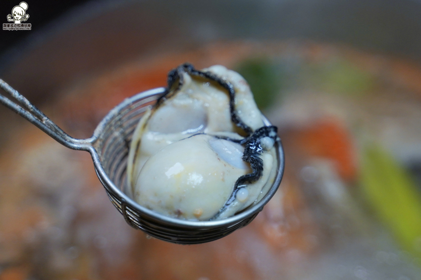 北高雄巷弄鍋物 季樂涮涮鍋，大口吃肉、澎派海鮮之鍋物推薦｜免費冰淇淋、飲品、甜湯 - 跟著尼力吃喝玩樂＆親子生活