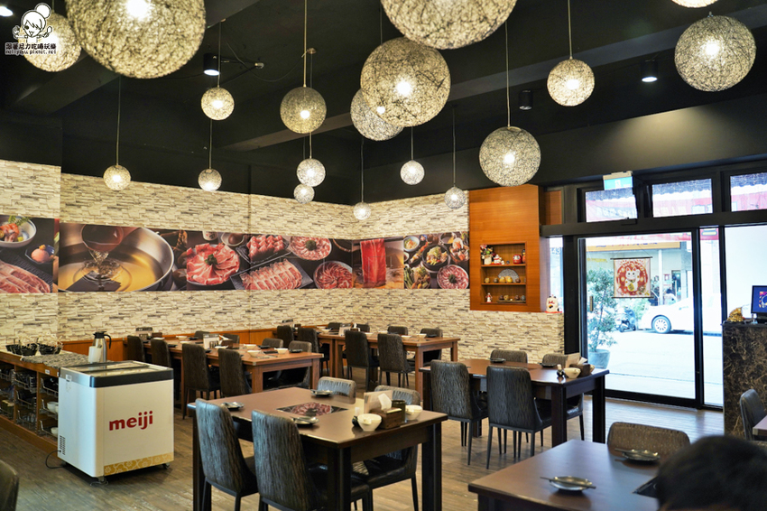 北高雄巷弄鍋物 季樂涮涮鍋，大口吃肉、澎派海鮮之鍋物推薦｜免費冰淇淋、飲品、甜湯 - 跟著尼力吃喝玩樂＆親子生活