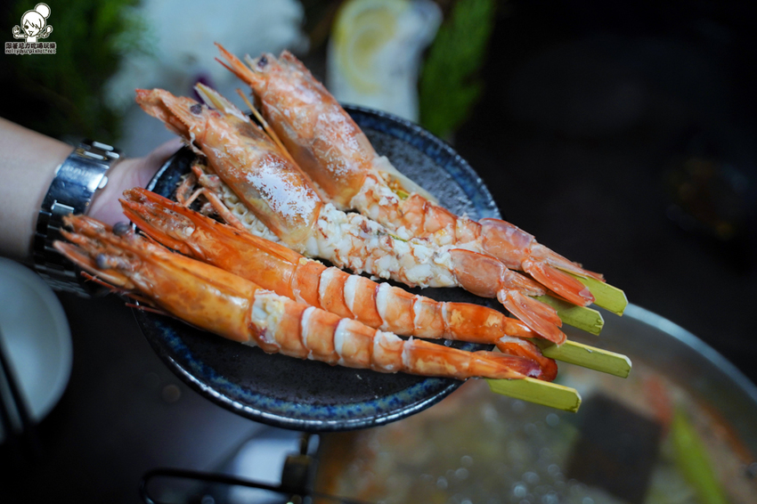 北高雄巷弄鍋物 季樂涮涮鍋，大口吃肉、澎派海鮮之鍋物推薦｜免費冰淇淋、飲品、甜湯 - 跟著尼力吃喝玩樂＆親子生活