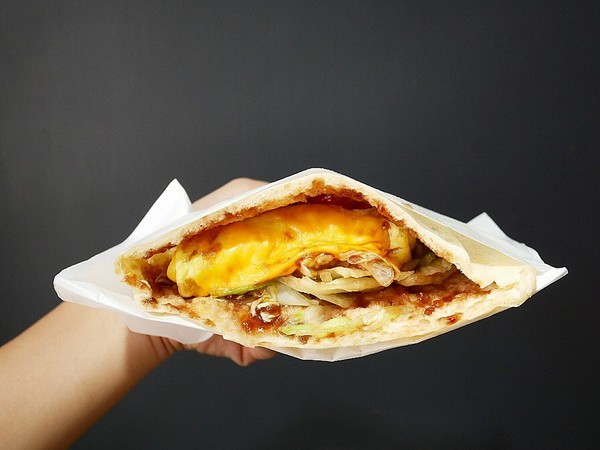 起丘早餐:起丘-新北江子翠項弄內手製早餐 許多新奇口味等待挖掘 吐司、口袋餅想吃什麼自己選 爆漿起司超犯規