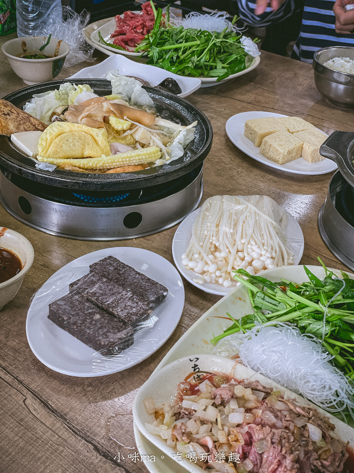 福緣火鍋|金山在地人氣小火鍋,開在中油旁邊有夠不起眼,連平日都要排隊,內附完整菜單 金山美食