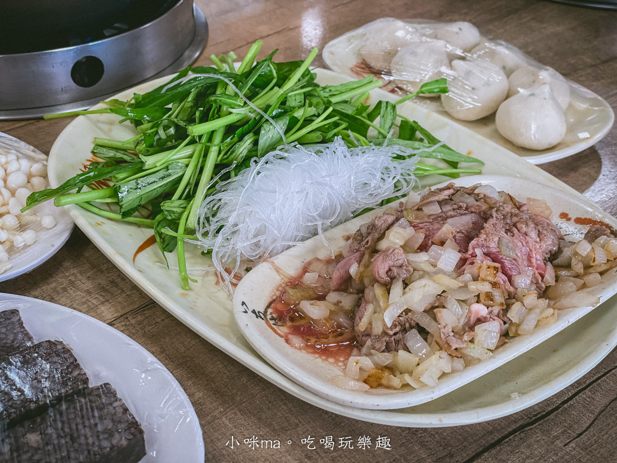 福緣火鍋|金山在地人氣小火鍋,開在中油旁邊有夠不起眼,連平日都要排隊,內附完整菜單 金山美食
