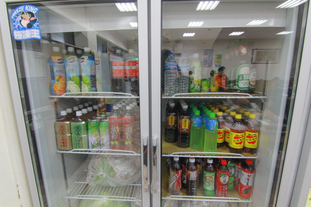 CP值超高！兩百元享用超鮮美的海鮮鍋(當日現殺魚肉.軟絲.蝦子.排骨)，福緣火鍋讓人又愛又恨～