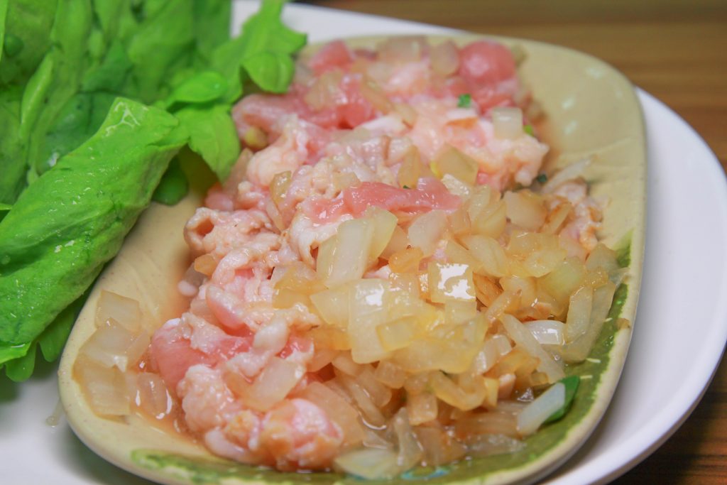 CP值超高！兩百元享用超鮮美的海鮮鍋(當日現殺魚肉.軟絲.蝦子.排骨)，福緣火鍋讓人又愛又恨～