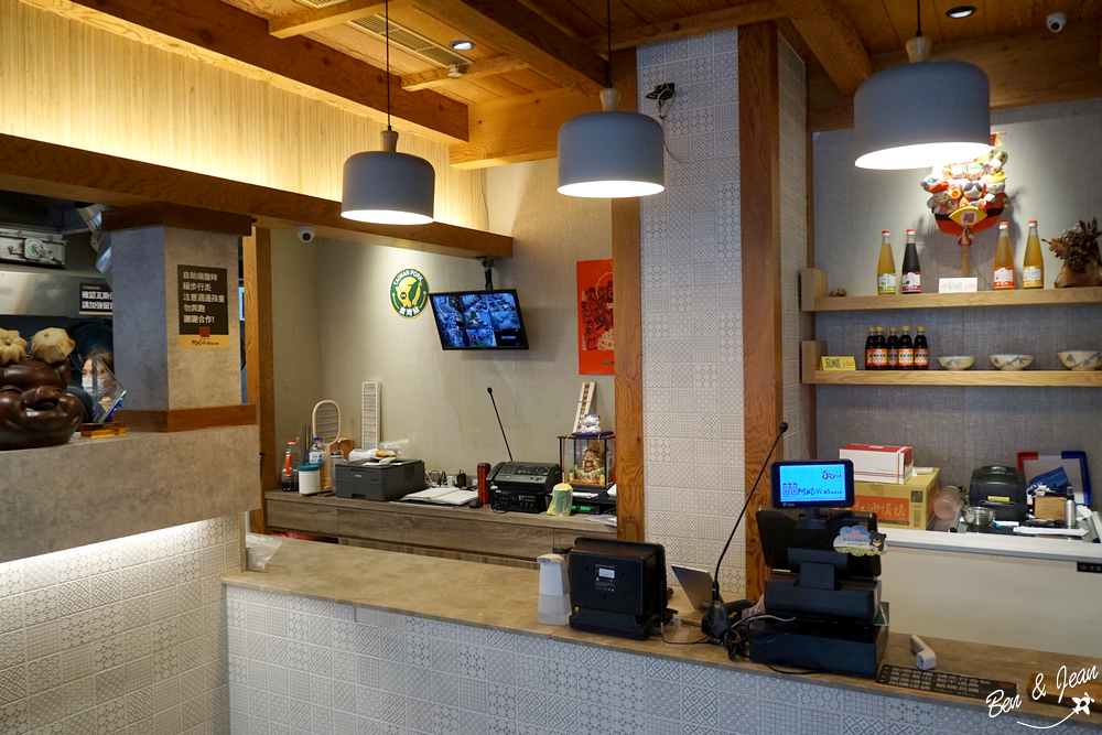 阿娘給的蒜味肉羹,蒜香濃郁成排隊傳奇!更被譽為宜蘭蒜味肉羹的始祖