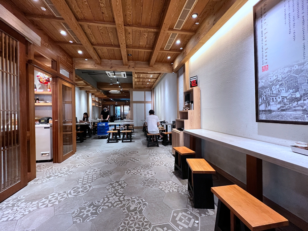 阿娘給的蒜味肉羹,蒜香濃郁成排隊傳奇!更被譽為宜蘭蒜味肉羹的始祖