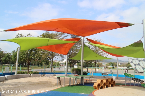 共融公園：中山區親子同樂/台北市第一座大型共融遊戲場/花博公園舞蝶館旁空地/海霸王後方/鄰近歐華飯店/美術館/圓山捷運站