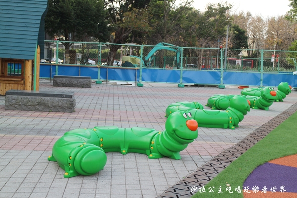 共融公園：中山區親子同樂/台北市第一座大型共融遊戲場/花博公園舞蝶館旁空地/海霸王後方/鄰近歐華飯店/美術館/圓山捷運站