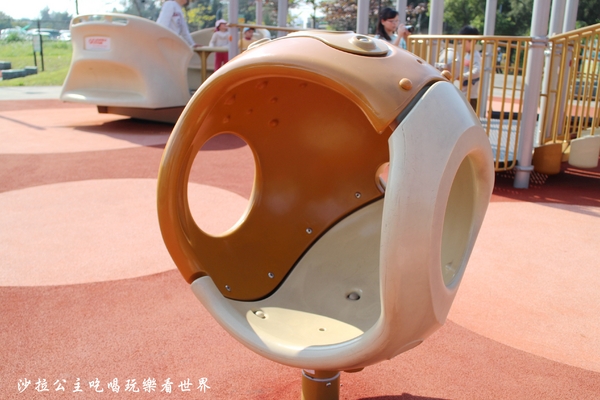 士林四號廣場:士林特色公園/親子活動『士林四號廣場』捷運士林站/士林官邸/泰北中學旁