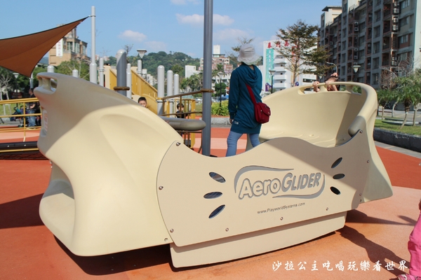 士林四號廣場:士林特色公園/親子活動『士林四號廣場』捷運士林站/士林官邸/泰北中學旁