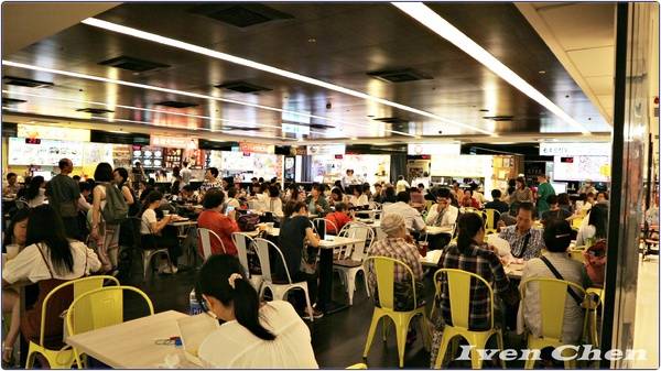 旭麵麵(台北車站):《北車2F微風牛肉麵推薦》CP值高的川味紅燒牛肉麵\ 鮮蝦紅油抄手\麻醬麵\點心小菜-『旭麵麵』