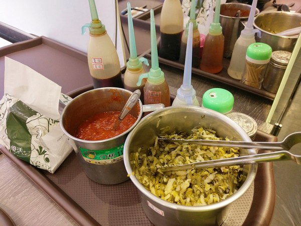 旭麵麵:旭麵麵牛肉麵-延承老品牌V.S開創新型態 讓在等待轉車的同時 也能快速飽餐一頓