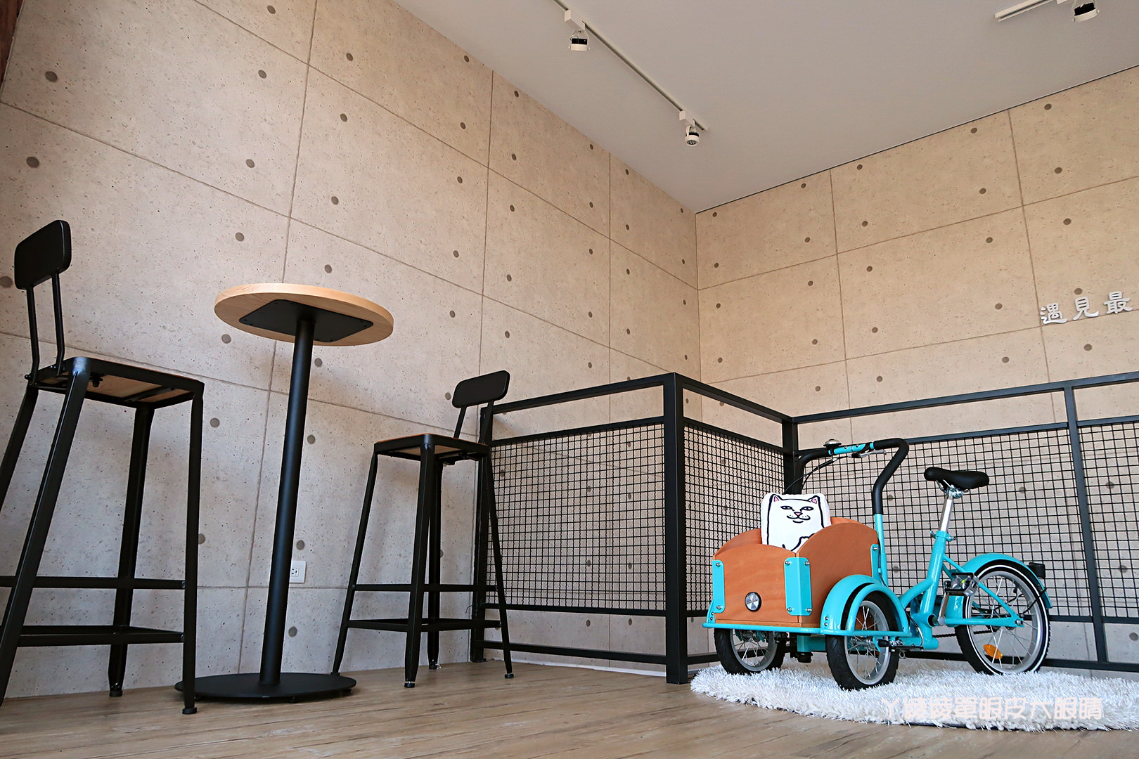 新竹飲料店推薦茶痞客！巨城旁的鑽石玻璃屋，茶品現點現沖！營業近凌晨，提供WIFI及插座