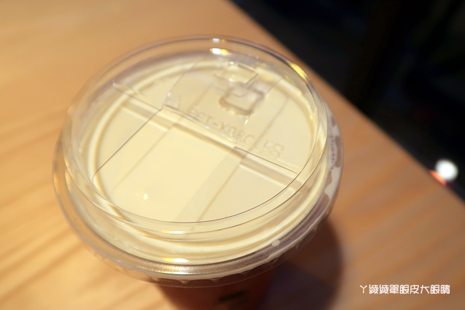 新竹飲料店推薦茶痞客！巨城旁的鑽石玻璃屋，茶品現點現沖！營業近凌晨，提供WIFI及插座