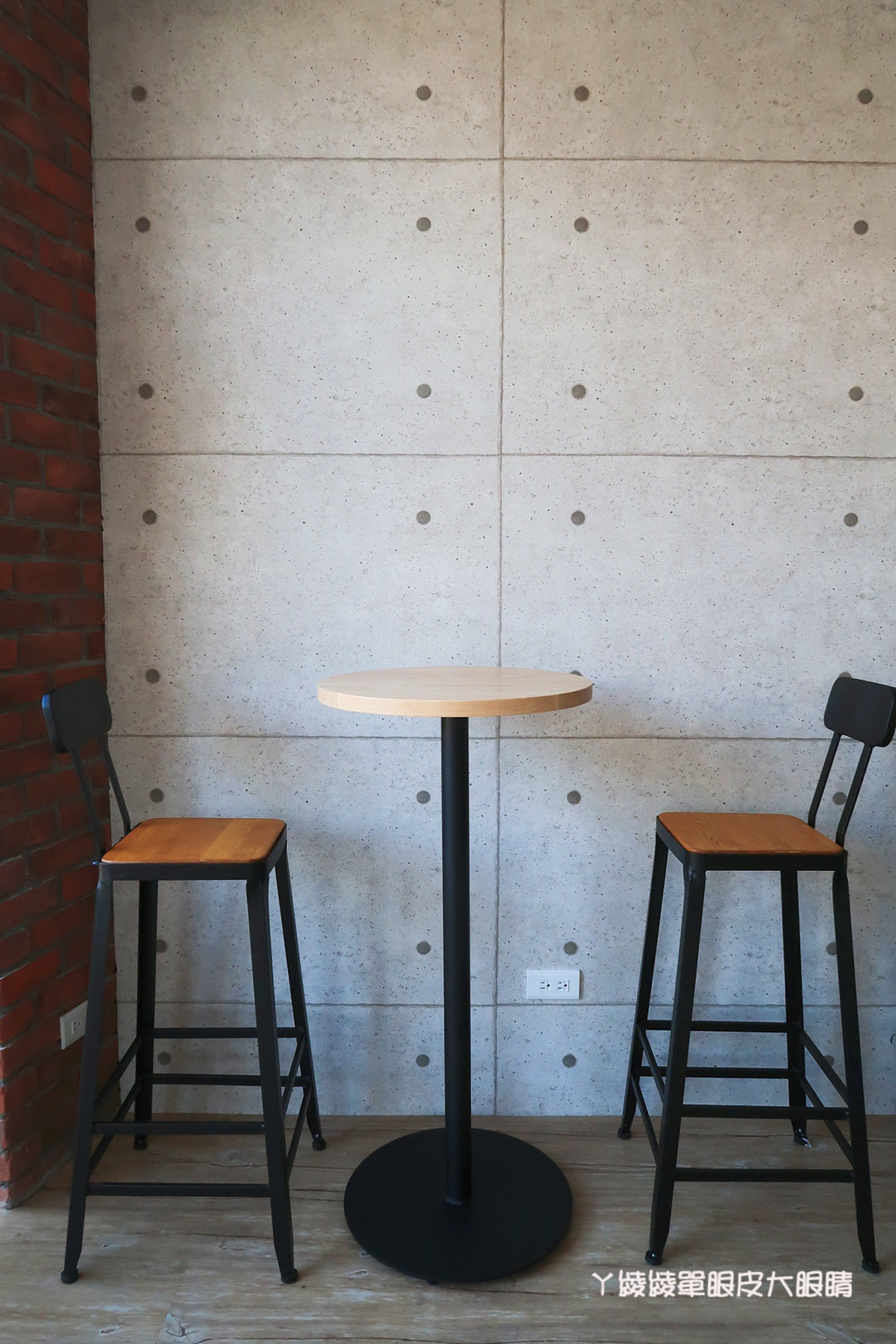 新竹飲料店推薦茶痞客！巨城旁的鑽石玻璃屋，茶品現點現沖！營業近凌晨，提供WIFI及插座