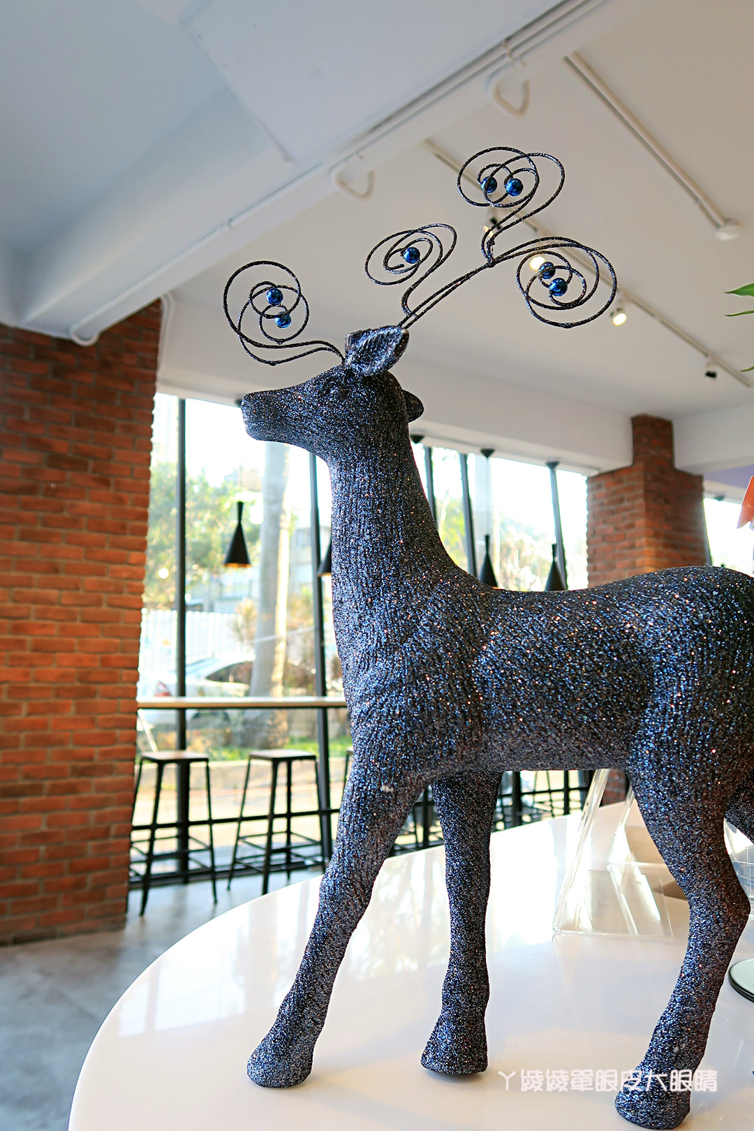 新竹飲料店推薦茶痞客！巨城旁的鑽石玻璃屋，茶品現點現沖！營業近凌晨，提供WIFI及插座