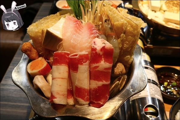 千荷田鍋物專賣：[食記]►台南永康區◄新開幕之千荷田鍋物專賣－逛累了大賣場來吃鍋物剛剛好、推薦北海道牛奶起士海鮮鍋、韓式銅盤烤肉