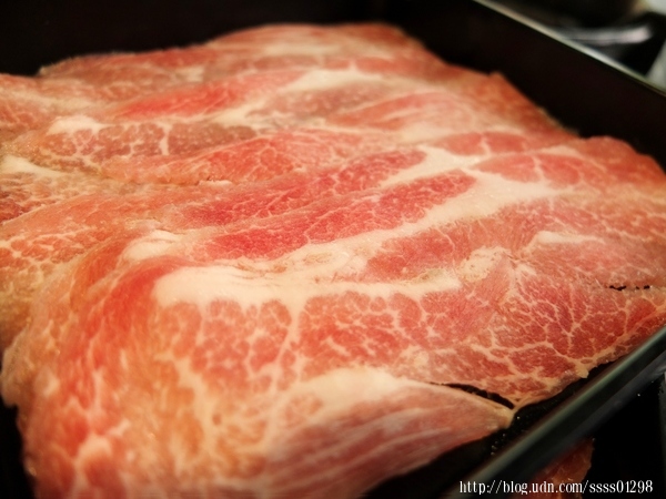 五鮮級平價鍋物(屏東自由店)：食記【五鮮級平價鍋物(屏東自由店)】平價實惠火鍋！超狂大肉盤、大海蝦拼盤必點推薦 還有白飯飲料免費吃到飽