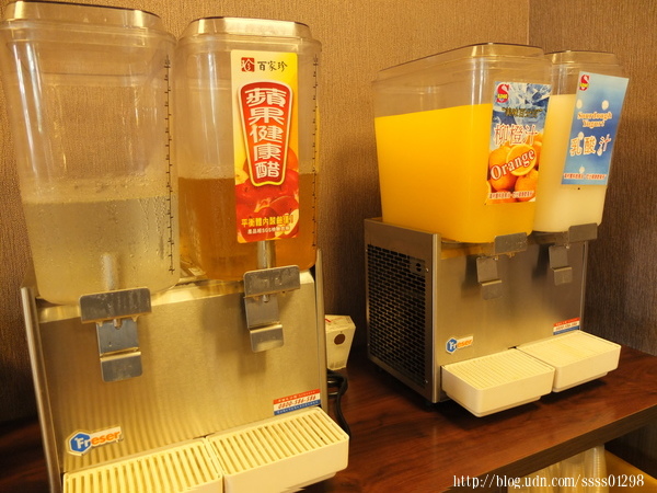 五鮮級平價鍋物(屏東自由店)：食記【五鮮級平價鍋物(屏東自由店)】平價實惠火鍋！超狂大肉盤、大海蝦拼盤必點推薦 還有白飯飲料免費吃到飽