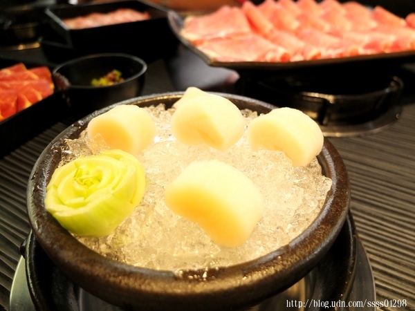 五鮮級平價鍋物(屏東自由店)：食記【五鮮級平價鍋物(屏東自由店)】平價實惠火鍋！超狂大肉盤、大海蝦拼盤必點推薦 還有白飯飲料免費吃到飽