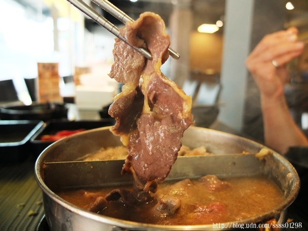 五鮮級平價鍋物(屏東自由店)：食記【五鮮級平價鍋物(屏東自由店)】平價實惠火鍋！超狂大肉盤、大海蝦拼盤必點推薦 還有白飯飲料免費吃到飽