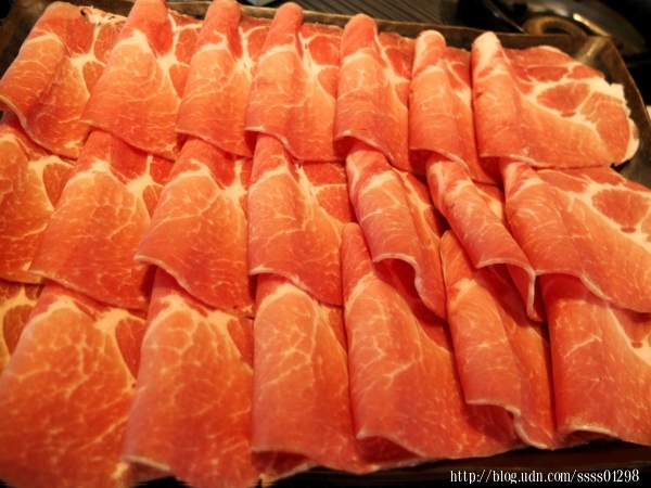 五鮮級平價鍋物(屏東自由店)：食記【五鮮級平價鍋物(屏東自由店)】平價實惠火鍋！超狂大肉盤、大海蝦拼盤必點推薦 還有白飯飲料免費吃到飽