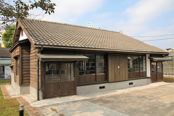 土庫故事屋：【雲林土庫景點】土庫故事屋~親子共讀的日式木造環境，COSPLAY玩家取景美拍好地方