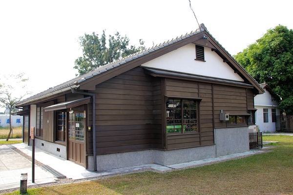 土庫故事屋：【雲林土庫景點】土庫故事屋~親子共讀的日式木造環境，COSPLAY玩家取景美拍好地方