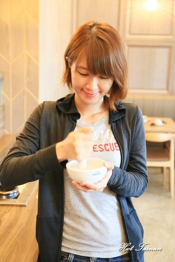 德記中藥火鍋(台南總店)：【台南美食】百年中藥鋪結合火鍋店，搭載著溫度與誠意的一鍋：德記中藥火鍋台南總店