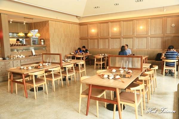 德記中藥火鍋(台南總店)：【台南美食】百年中藥鋪結合火鍋店，搭載著溫度與誠意的一鍋：德記中藥火鍋台南總店