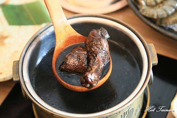 德記中藥火鍋(台南總店)：【台南美食】百年中藥鋪結合火鍋店，搭載著溫度與誠意的一鍋：德記中藥火鍋台南總店