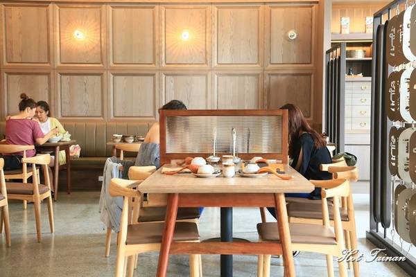 德記中藥火鍋(台南總店)：【台南美食】百年中藥鋪結合火鍋店，搭載著溫度與誠意的一鍋：德記中藥火鍋台南總店