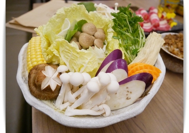 天冷來補一下「德記中藥火鍋-台南總店」中藥入鍋 ❤