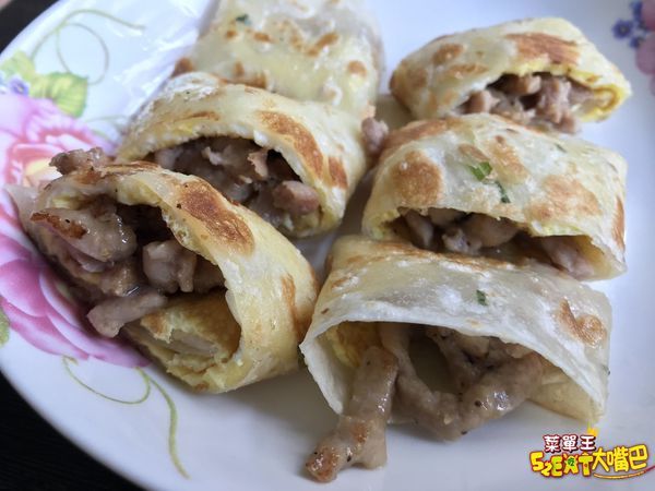 台中西屯美食鐵板麵》豬肉鐵板麵菜單價位大公開！網友激推料多實在高CP值的早午餐～台中西屯路漢口路必吃美食小吃餐廳推薦。