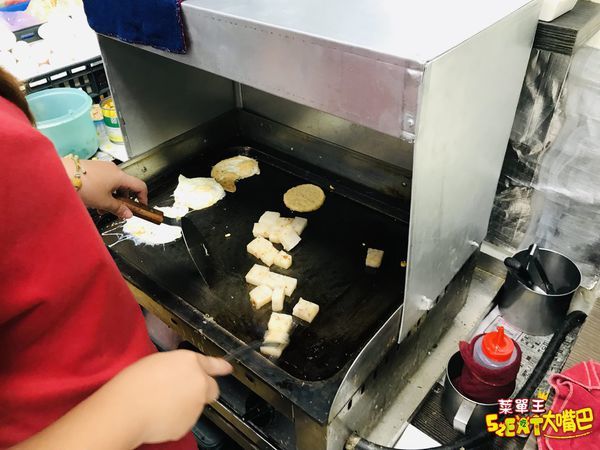 台中西屯美食鐵板麵》豬肉鐵板麵菜單價位大公開！網友激推料多實在高CP值的早午餐～台中西屯路漢口路必吃美食小吃餐廳推薦。