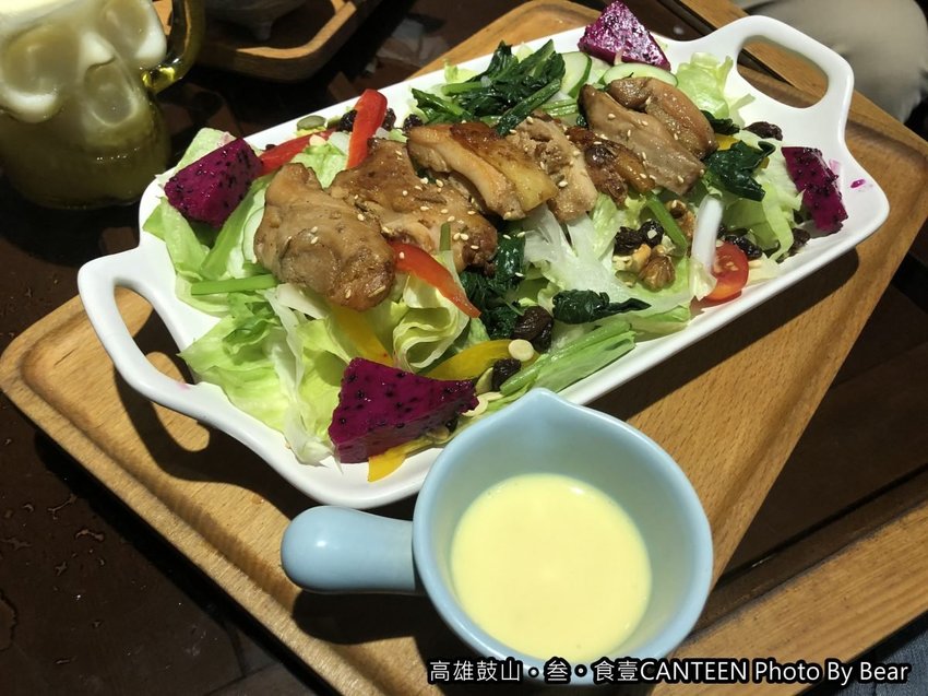 【高雄鼓山】「叁。食壹CANTEEN（老屋餐廳/百年老建築/早午餐/中式簡餐/近西子灣捷運站）」