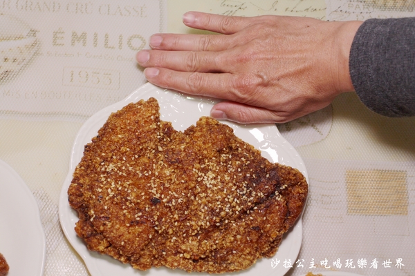 維縈家鄉碳烤雞排:天母人氣美食『維縈家鄉碳烤雞排』士林夜市排隊小吃/天母市集對面/美國學校旁