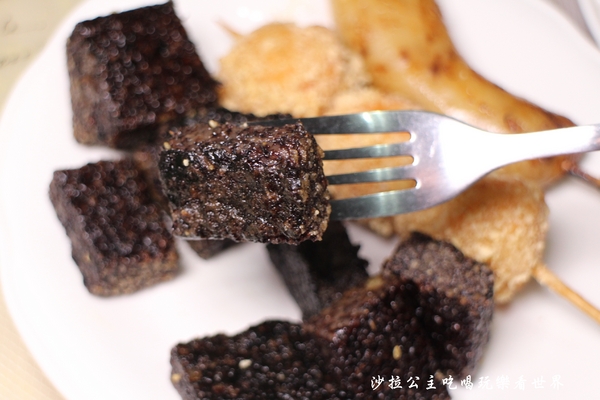 維縈家鄉碳烤雞排:天母人氣美食『維縈家鄉碳烤雞排』士林夜市排隊小吃/天母市集對面/美國學校旁