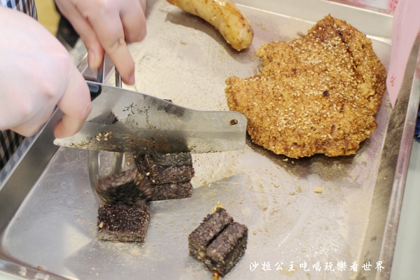 維縈家鄉碳烤雞排:天母人氣美食『維縈家鄉碳烤雞排』士林夜市排隊小吃/天母市集對面/美國學校旁