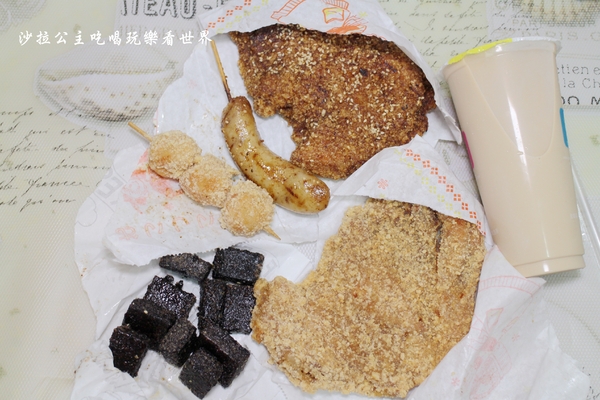 維縈家鄉碳烤雞排:天母人氣美食『維縈家鄉碳烤雞排』士林夜市排隊小吃/天母市集對面/美國學校旁