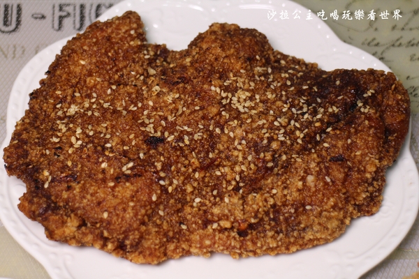 維縈家鄉碳烤雞排:天母人氣美食『維縈家鄉碳烤雞排』士林夜市排隊小吃/天母市集對面/美國學校旁