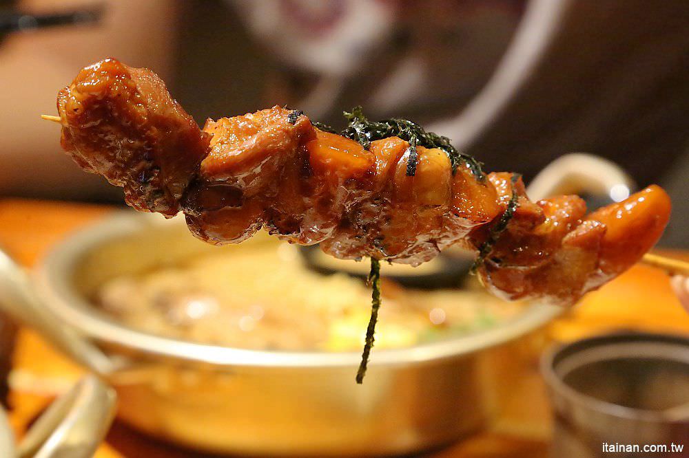 台南美食|赤鳥深夜炙燒拉麵-安平店:日韓創意混搭風,百來元就能吃到的炙燒豚肋排平價拉麵! - 台南好Food遊