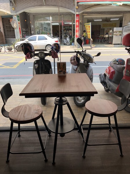 慢慢空間 mummum：【偽グルメ】宜蘭羅東|慢慢空間MUMMUM早午餐，粉紅大怪物